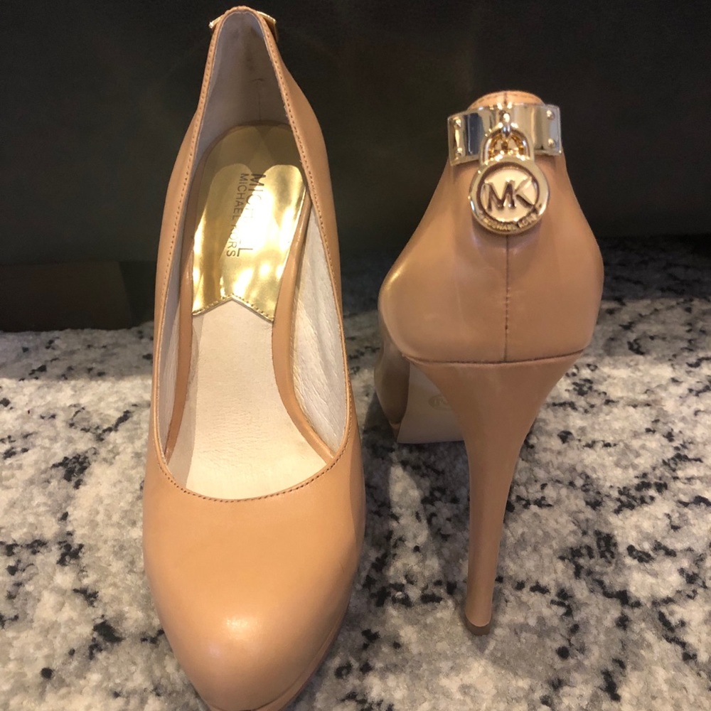 Nude Michael Kors Pumps - 5” heel